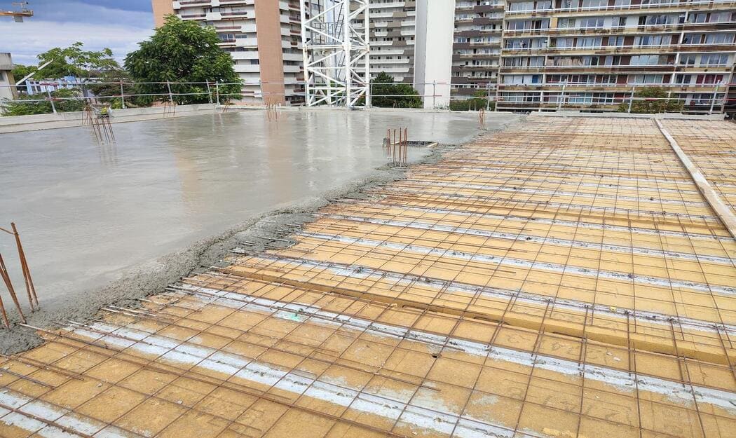 Fiber-reinforced concrete industrial warehouse floor